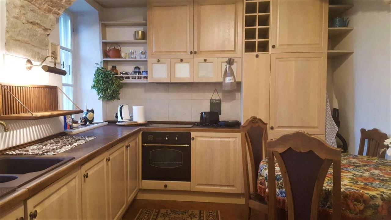 شقة Cozy Old Town Historic House تالين المظهر الخارجي الصورة